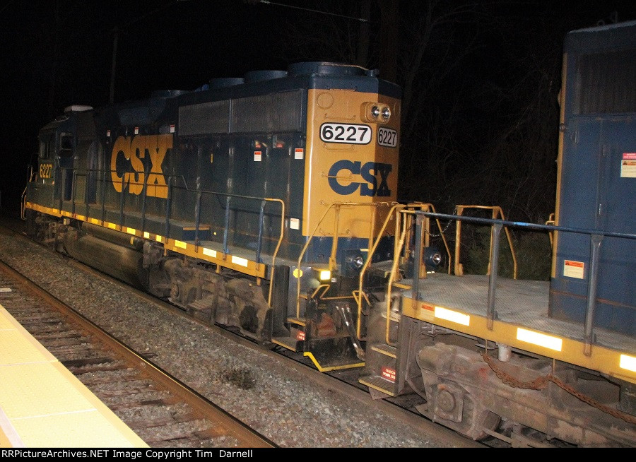 CSX 6227 on local C764